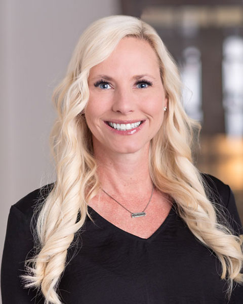 Dr. Laura Bratcher headshot